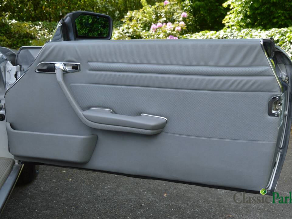 Image 31/50 de Mercedes-Benz 500 SL (1985)
