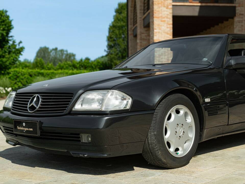 Image 12/50 of Mercedes-Benz 300 SL (1990)