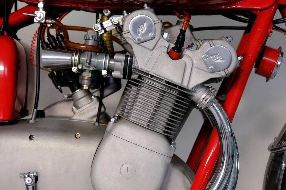 Image 8/99 of MV Agusta 750 Sport (1971)