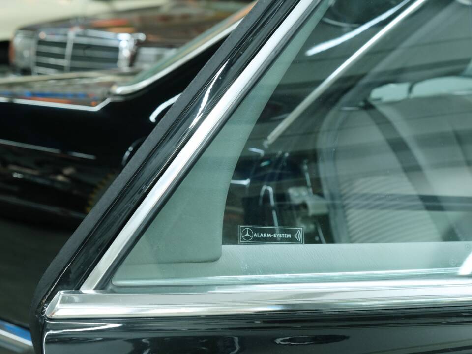 Bild 31/50 von Mercedes-Benz 300 SEL (1991)