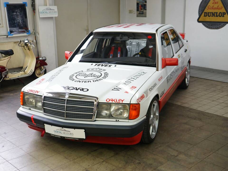 Imagen 11/36 de Mercedes-Benz 190 E 2.6 (1990)