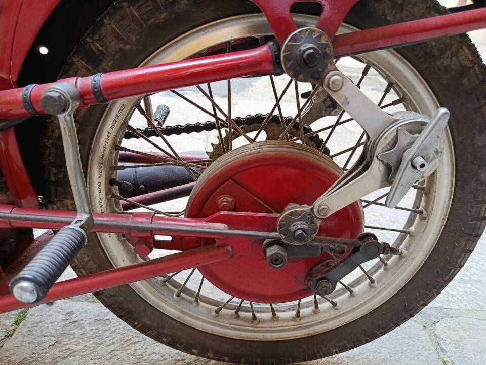 Image 30/46 of Moto Guzzi DUMMY (1955)