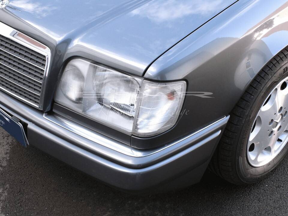 Bild 11/31 von Mercedes-Benz E 200 (1996)