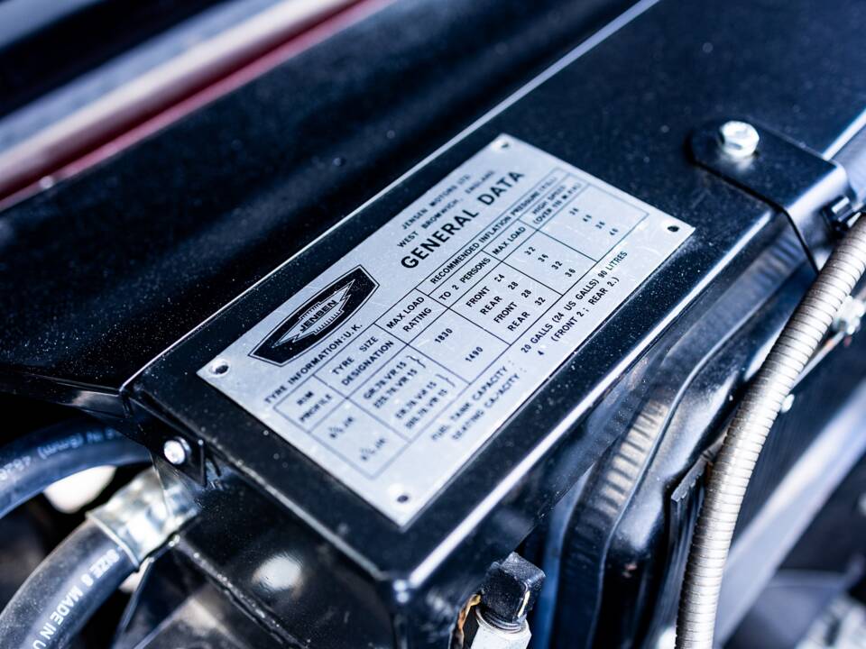 Image 40/50 of Jensen Interceptor MK III (1975)