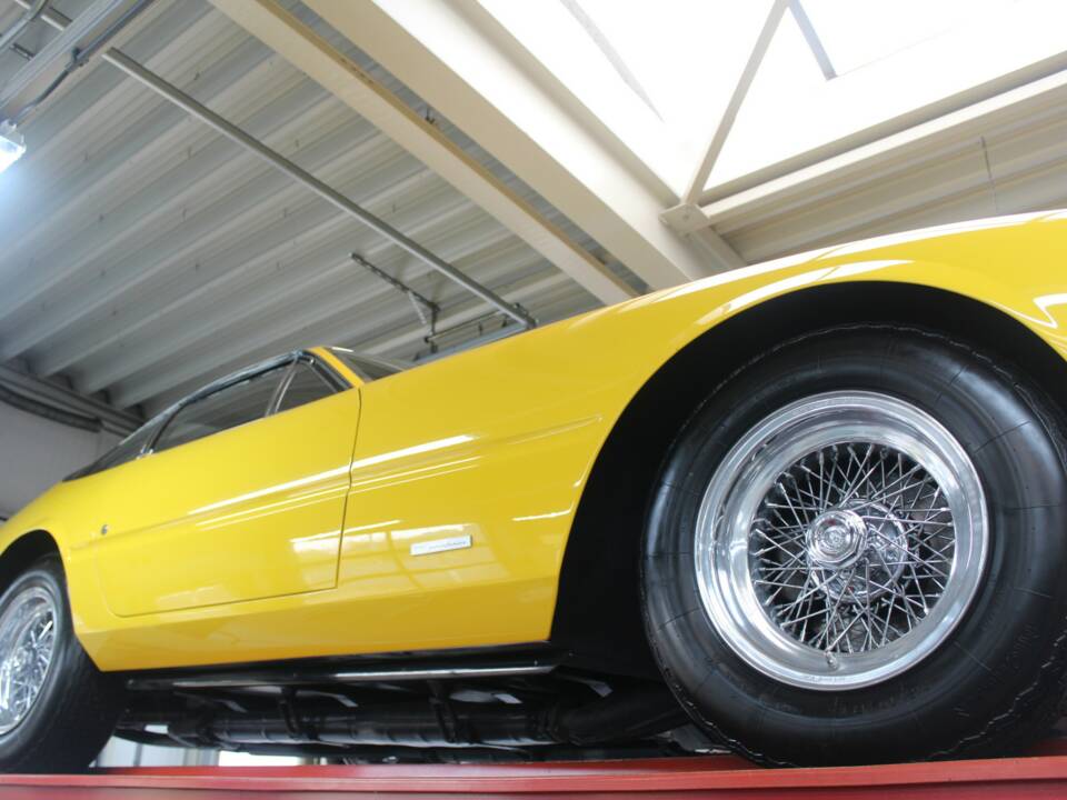 Image 23/50 of Ferrari 365 GTB/4 Daytona (1973)