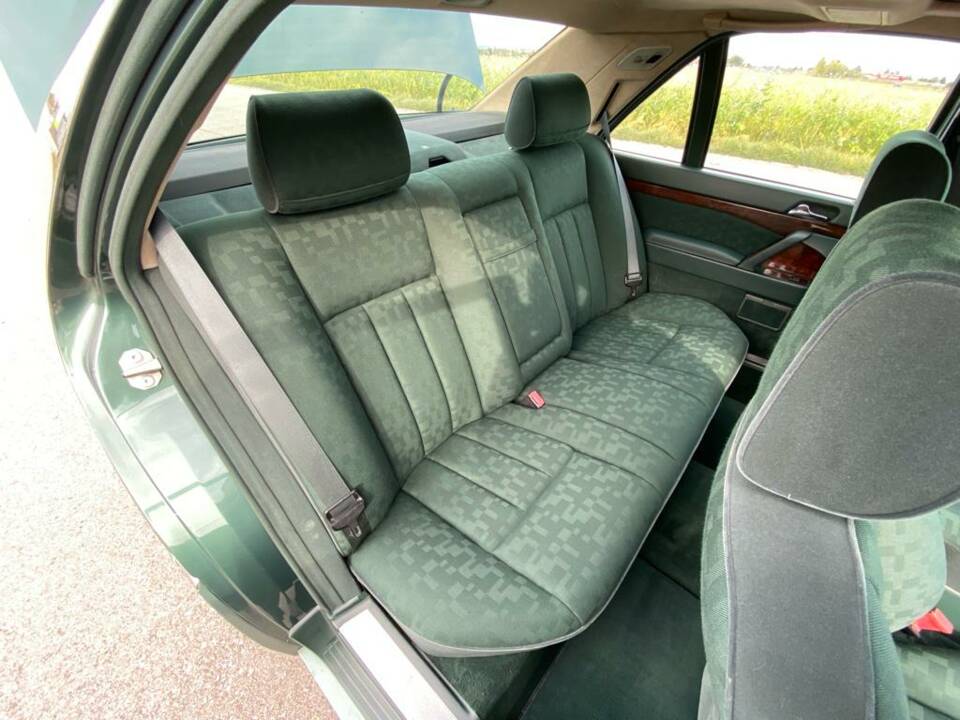 Imagen 10/22 de Mercedes-Benz 500 SE (1991)