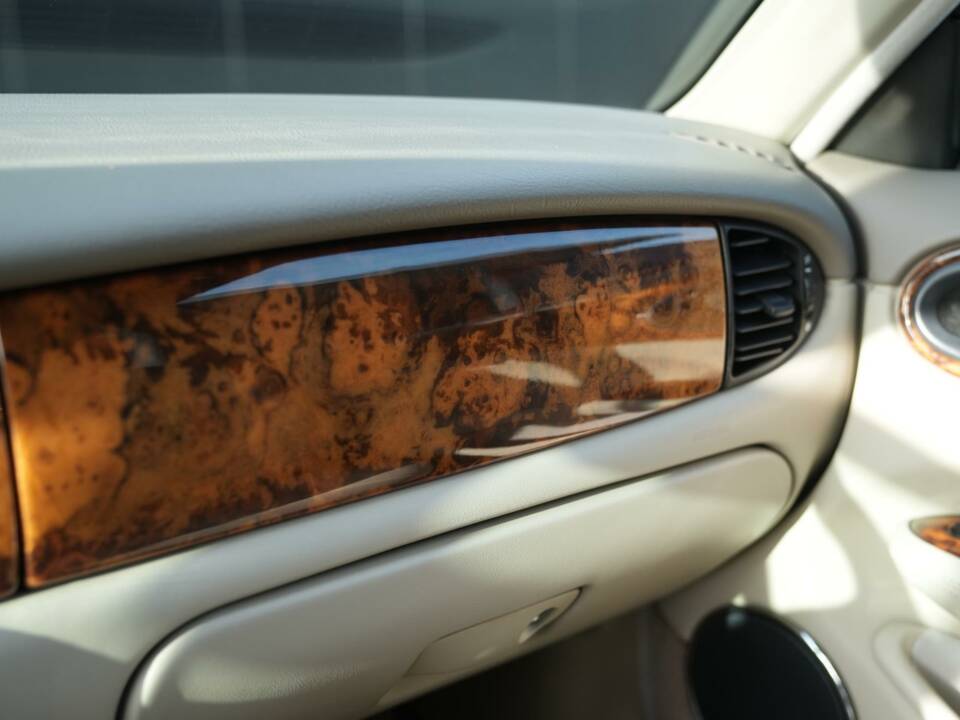 Image 20/30 of Jaguar XJ6 3.2 Sovereign (1997)
