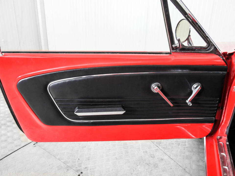 Image 32/50 of Ford Mustang 289 (1966)