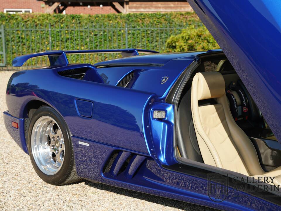 Obraz 38/50 pojazdu Lamborghini Diablo VT Roadster (1996)