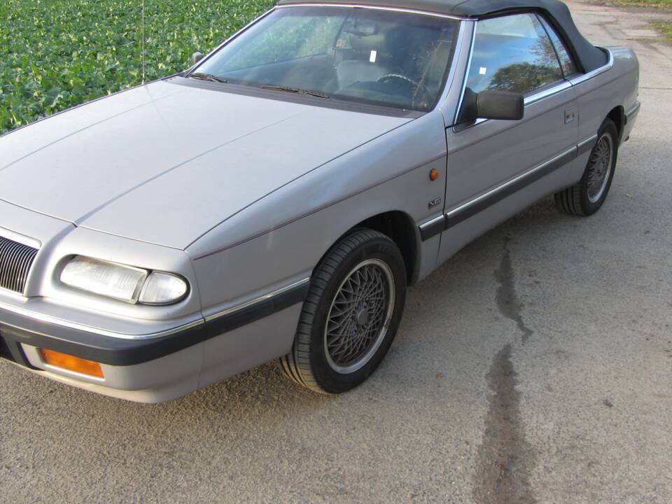 Bild 2/15 von Chrysler Le Baron 3.0 (1994)