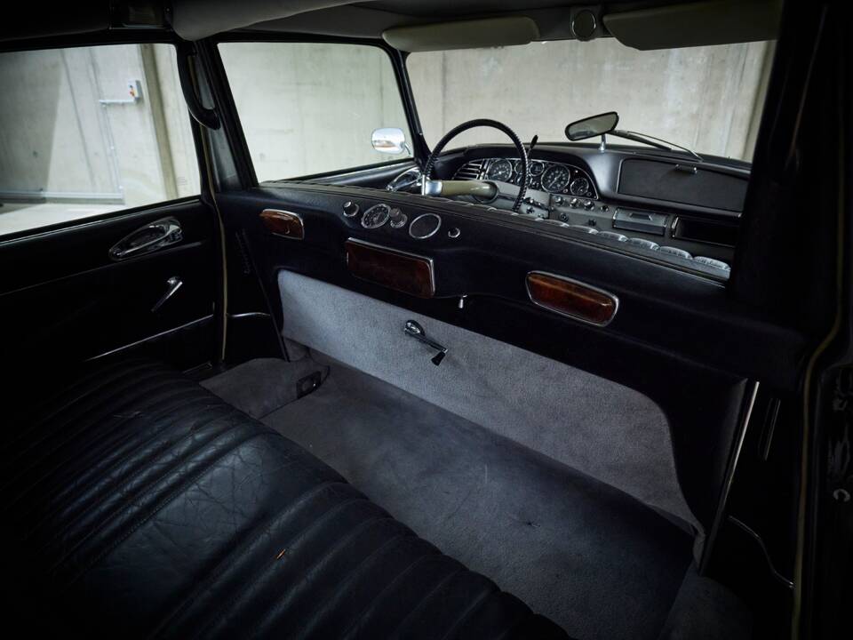 Image 75/97 of Citroën DS 20 Chapron (1972)