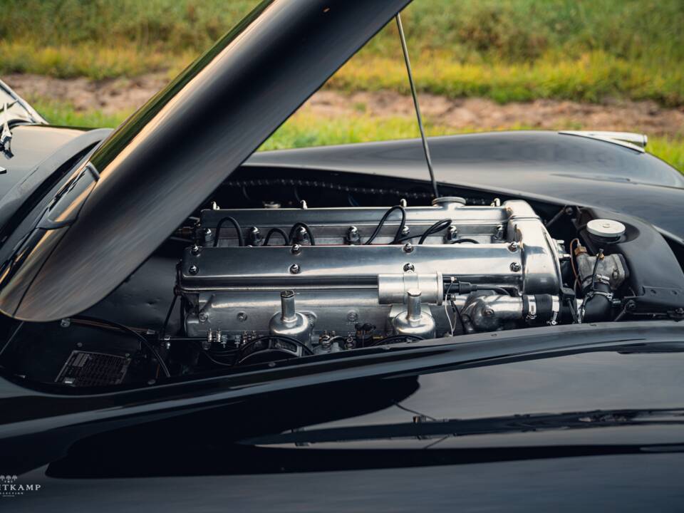 Image 18/20 of Jaguar XK 120 OTS (1950)