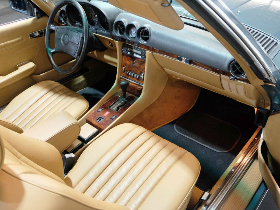 Bild 19/42 von Mercedes-Benz 560 SL (1989)
