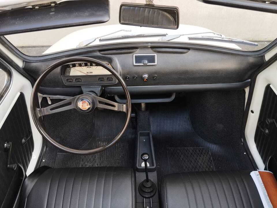 Image 5/34 of FIAT 500 L (1970)