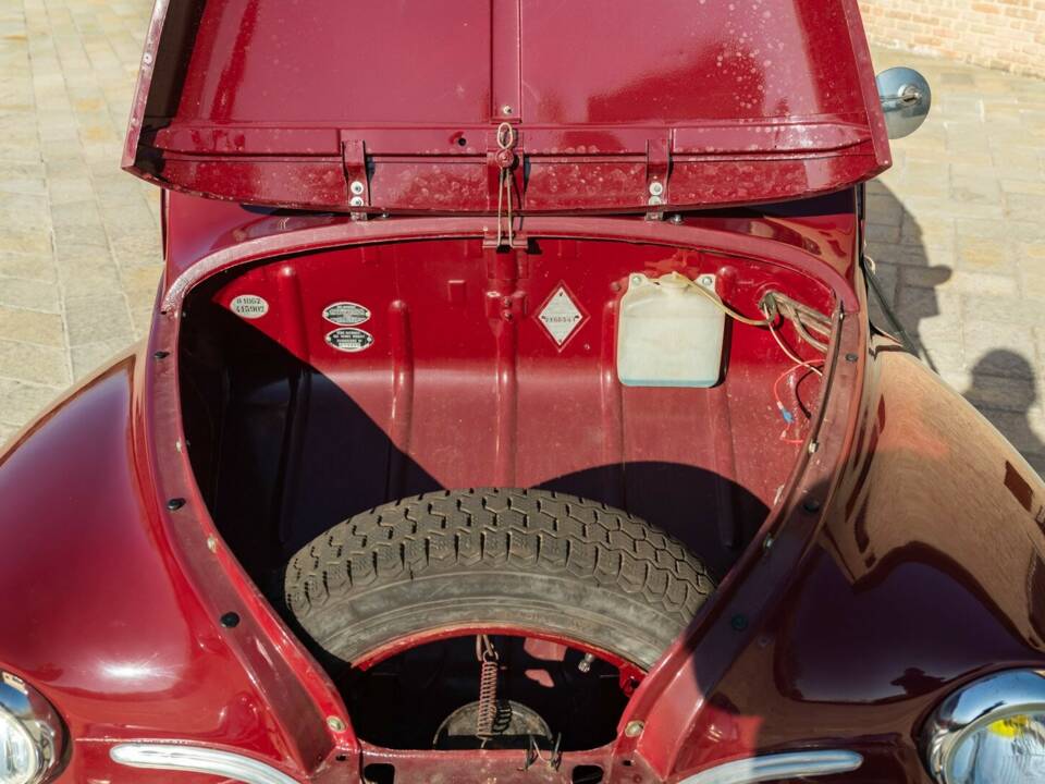 Image 25/50 of Renault 4 CV Décapotable (1957)