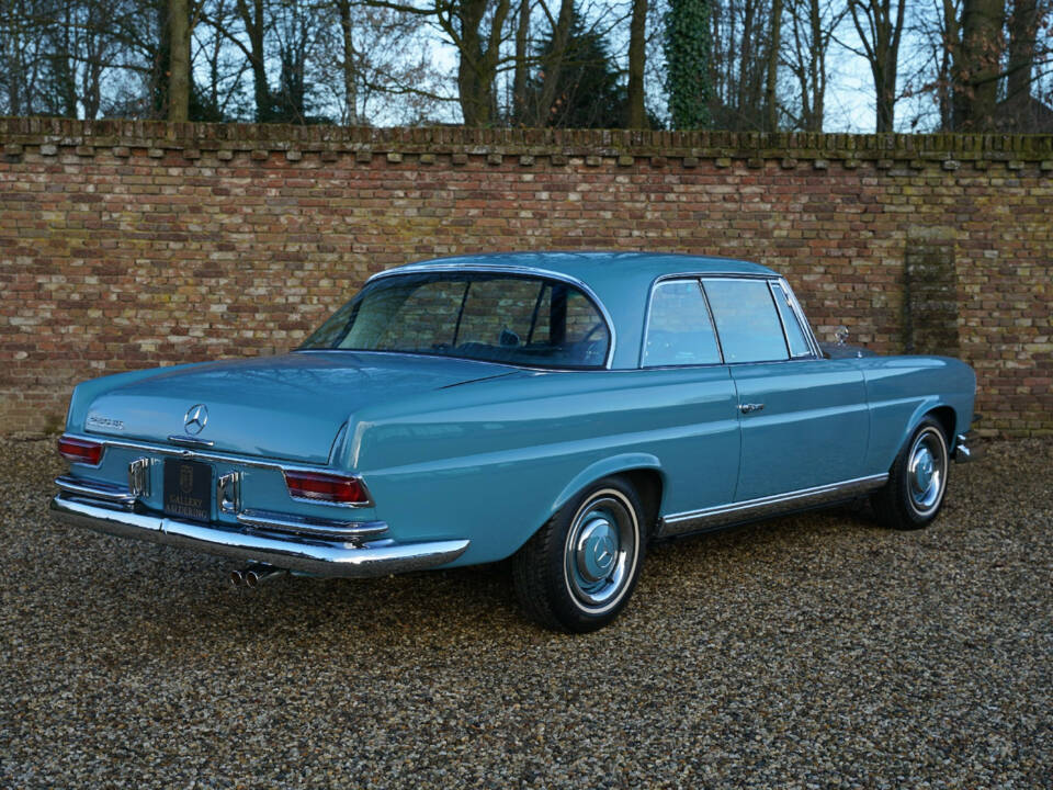 Image 28/50 of Mercedes-Benz 250 SE (1967)