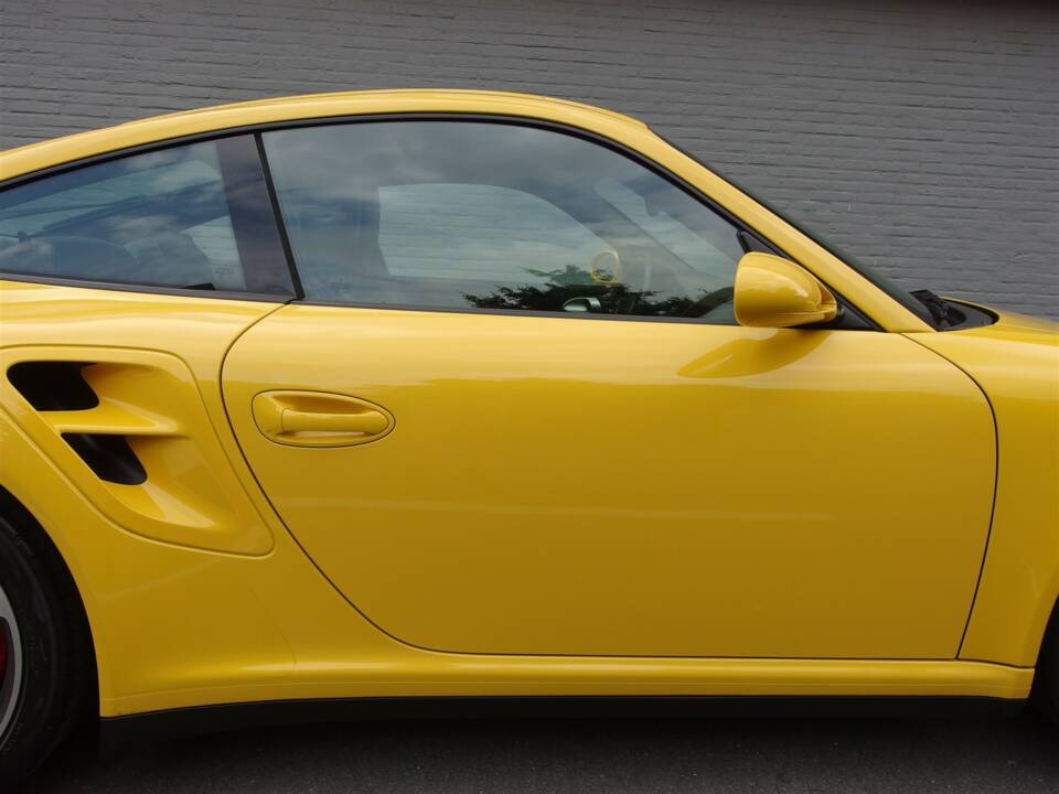 Bild 40/100 von Porsche 911 Turbo (2007)