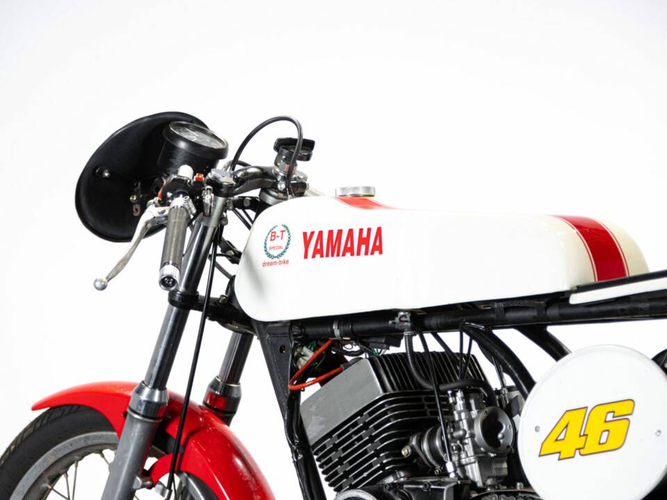 Imagen 11/50 de Yamaha 175 GP Special (1975)