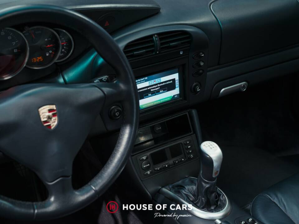 Bild 19/22 von Porsche 911 Carrera 4S (2002)