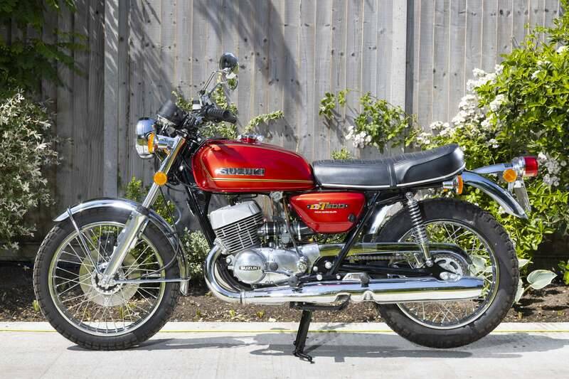 Immagine 2/33 di Suzuki GT 500 (1977)