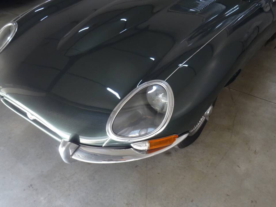 Image 3/17 de Jaguar Type E 3.8 (1964)