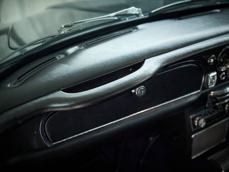 Afbeelding 55/60 van Aston Martin DB 6 (1968)