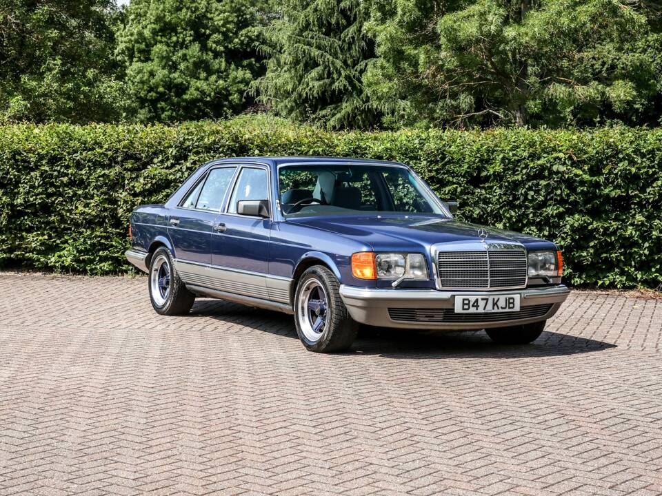 Immagine 14/44 di Mercedes-Benz 500 SE (1985)