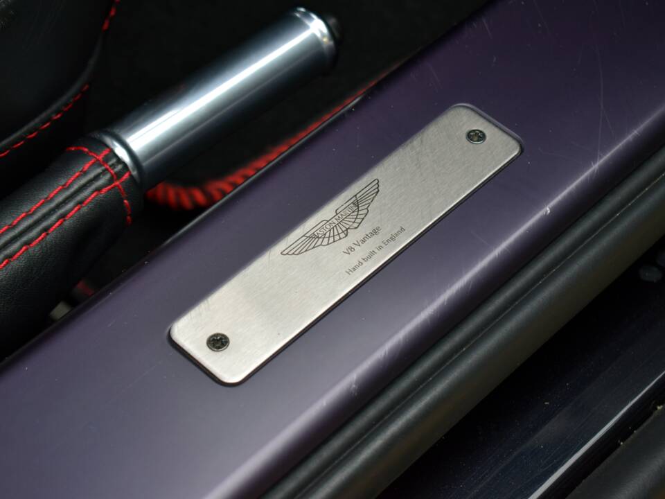 Afbeelding 10/50 van Aston Martin V8 Vantage (2009)