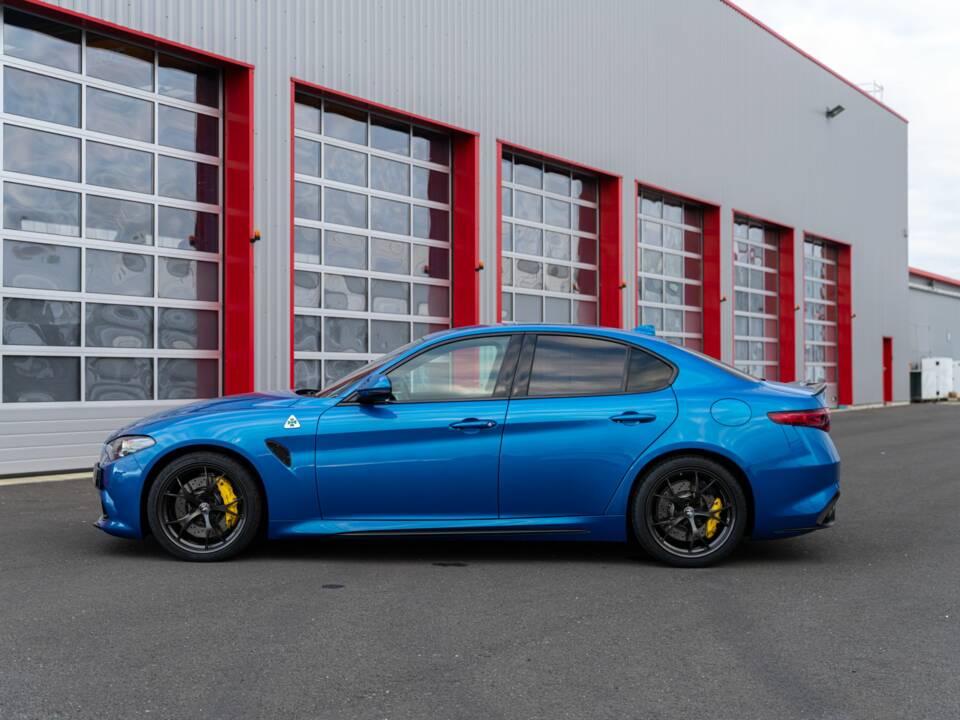 Bild 4/10 von Alfa Romeo Giulia Quadrifoglio (2019)