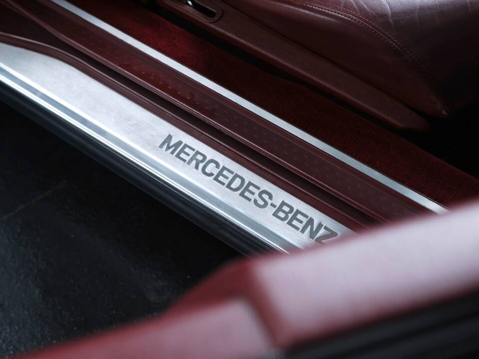 Image 28/37 of Mercedes-Benz SL 500 (1995)