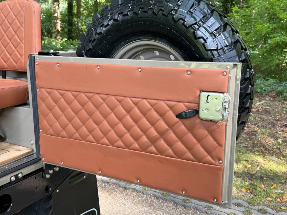 Bild 16/44 von Land Rover Defender 90 Td5 (1999)
