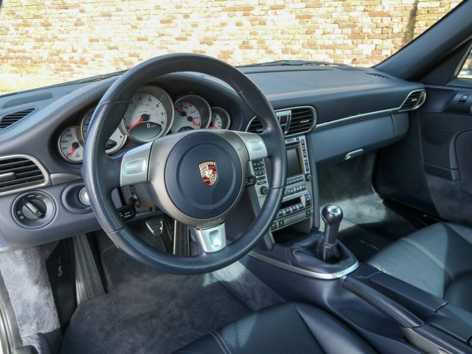 Image 3/50 of Porsche 911 Carrera S (2004)