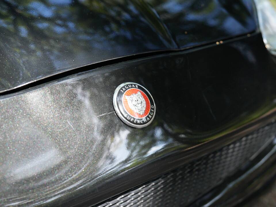 Image 33/50 of Jaguar XKR (1998)
