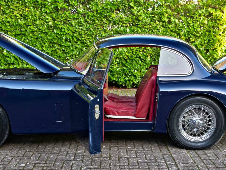 Image 7/50 of Jaguar XK 150 FHC (1959)