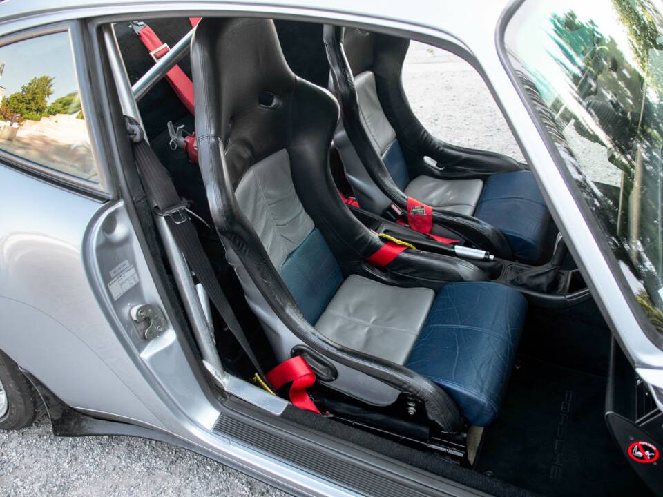 Imagen 23/28 de Porsche 911 Carrera RS (1995)