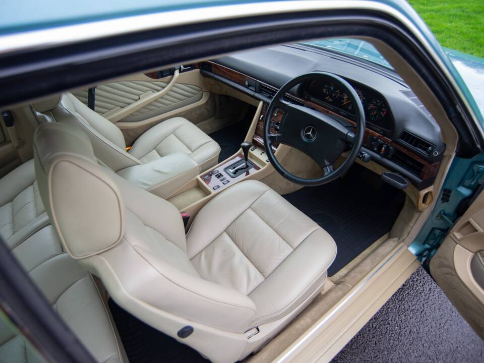 Image 9/31 de Mercedes-Benz 420 SEC (1990)