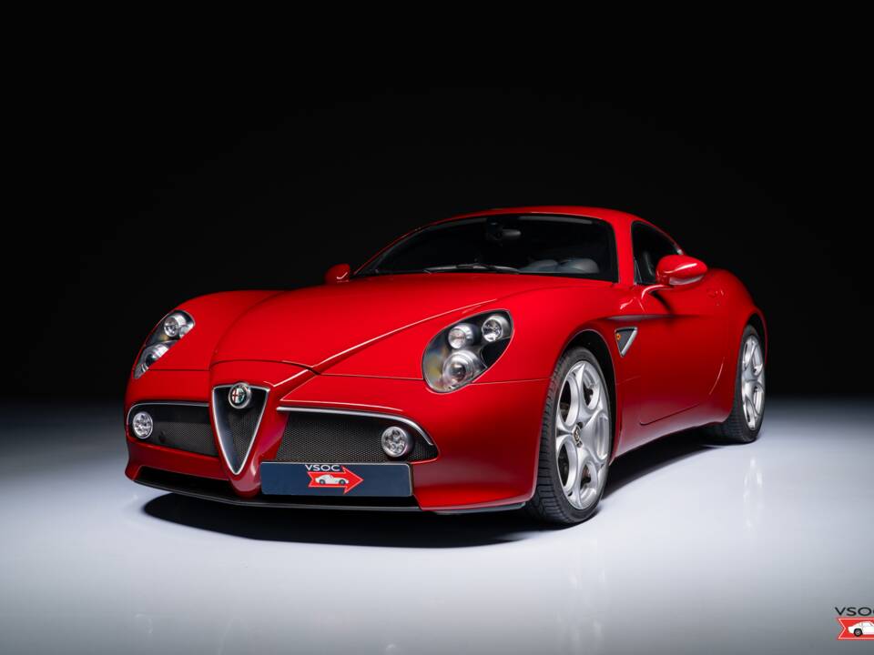 Image 1/5 of Alfa Romeo 8C Competizione (2008)