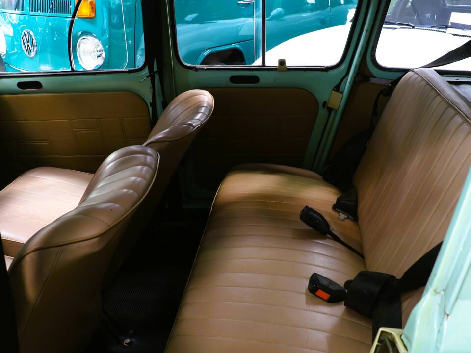 Image 18/33 de Renault R 4 TL (1981)