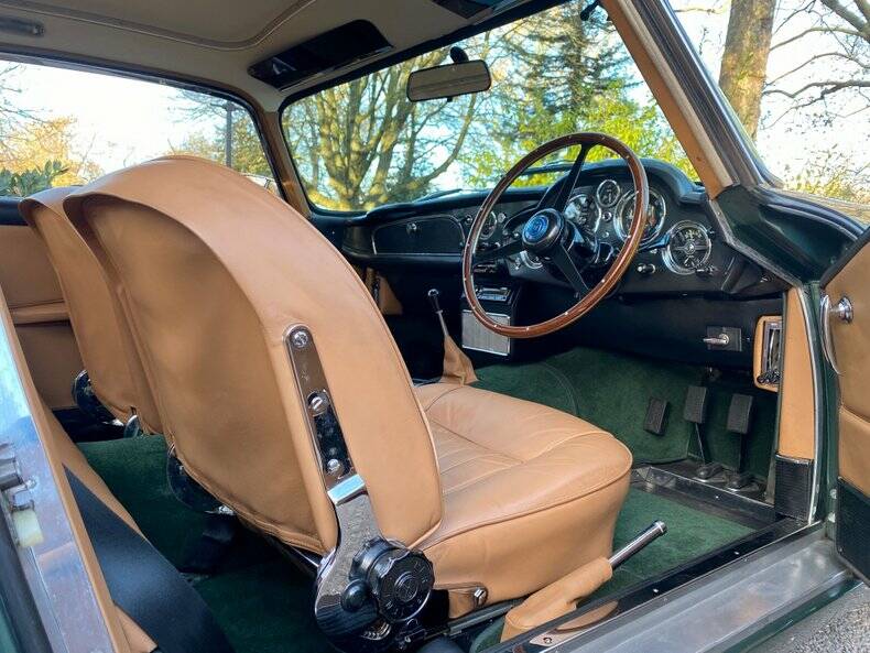 Immagine 6/50 di Aston Martin DB 4 (1963)