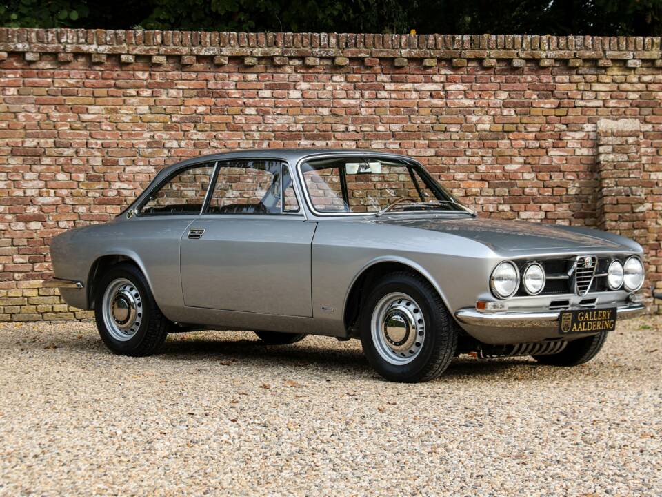 Afbeelding 34/50 van Alfa Romeo 1750 GT Veloce (1969)