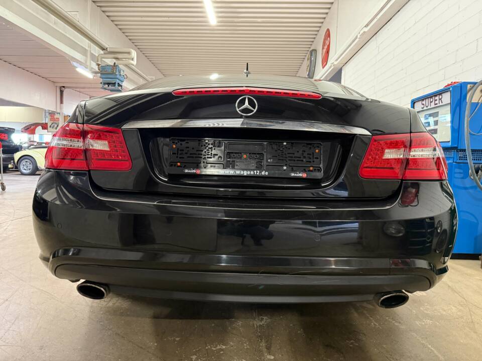 Bild 13/15 von Mercedes-Benz E 350 CDI BlueEFFICIENCY (2012)