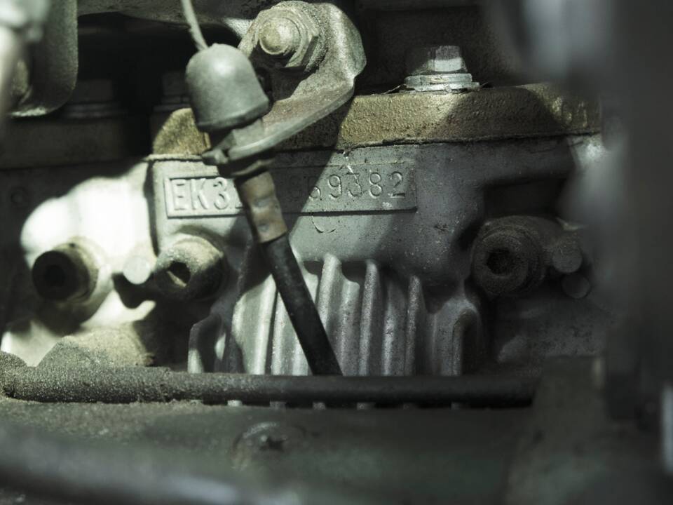 Image 46/48 of Subaru 360 (1970)