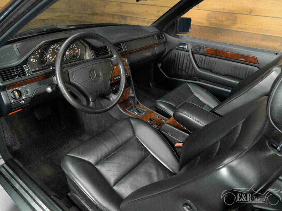 Bild 11/19 von Mercedes-Benz E 320 (1994)