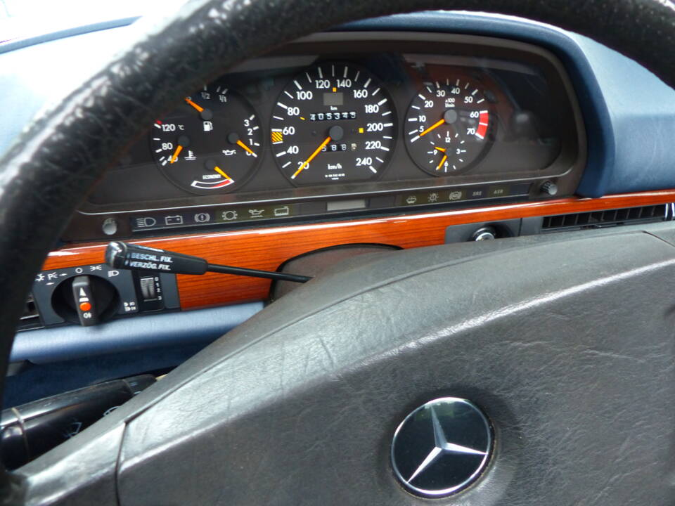 Bild 8/16 von Mercedes-Benz 420 SE (1990)