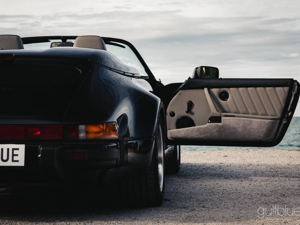 Image 16/85 of Porsche 911 Speedster 3.2 (1989)