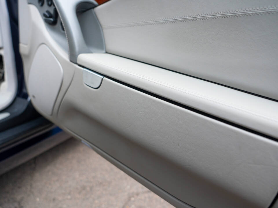 Image 43/60 of Mercedes-Benz SL 65 AMG (2004)