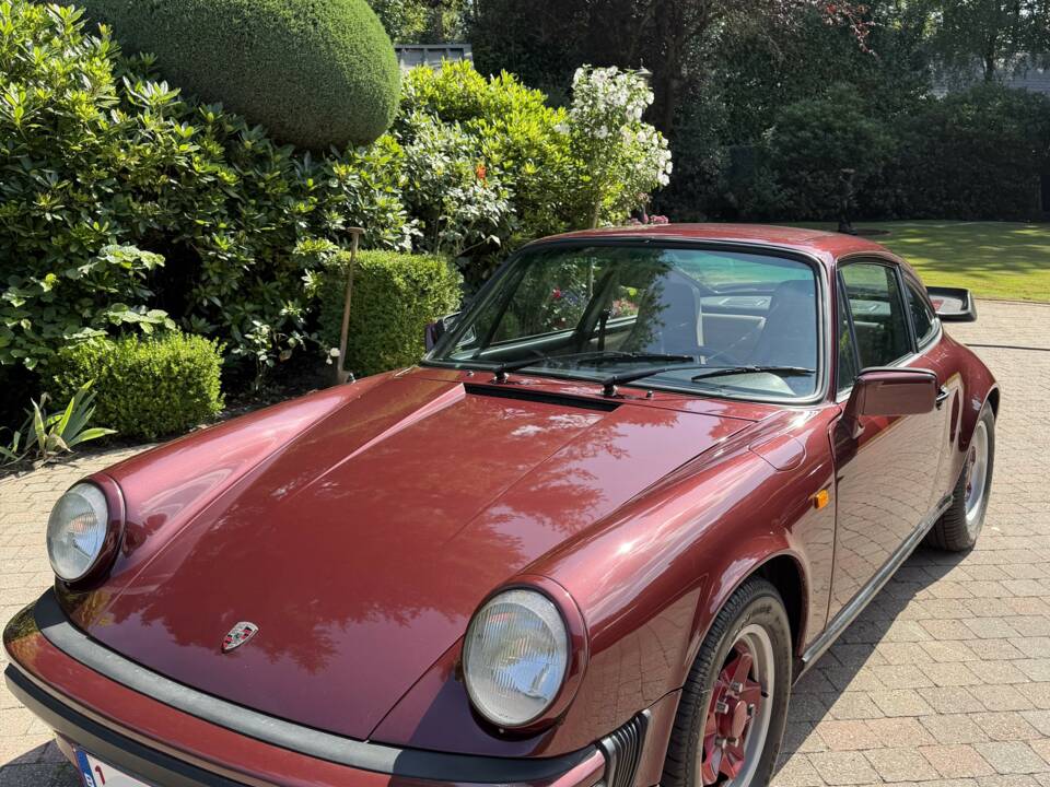 Image 2/15 of Porsche 911 SC 3.0 (1983)
