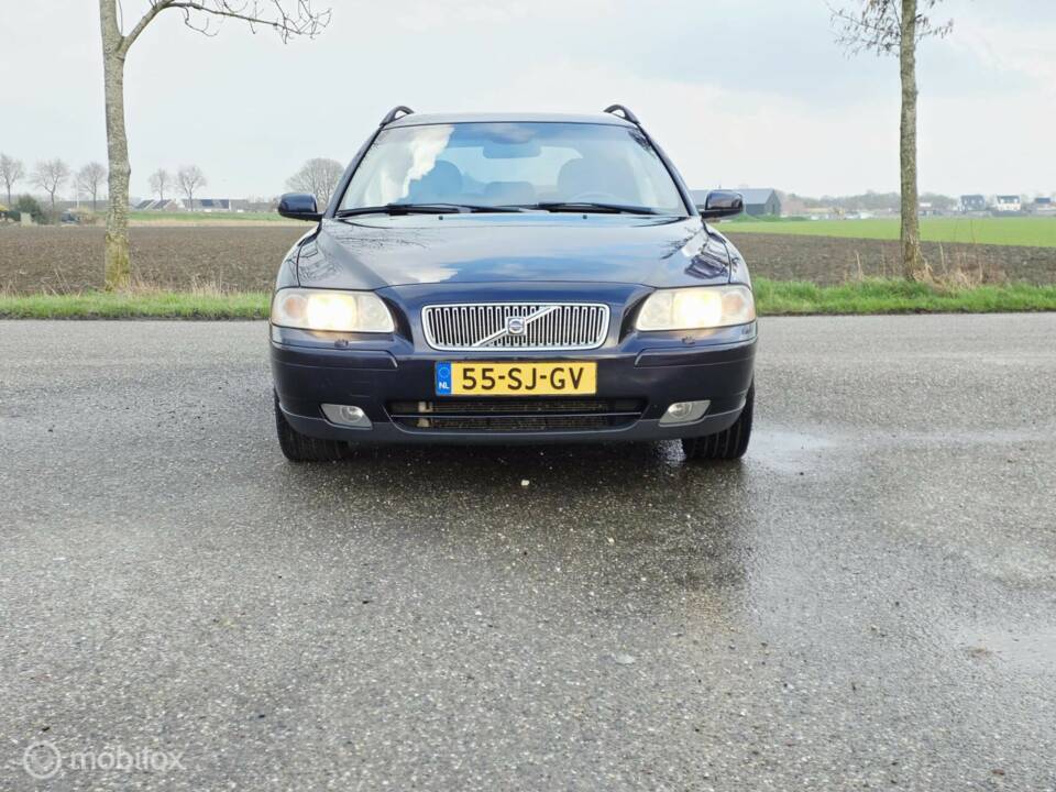 Imagen 5/32 de Volvo V 70 2.4 (2006)