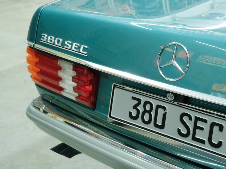 Bild 28/50 von Mercedes-Benz 380 SEC (1983)