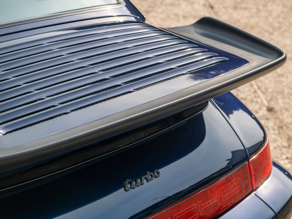 Image 15/27 de Porsche 911 Turbo 3.3 (1991)